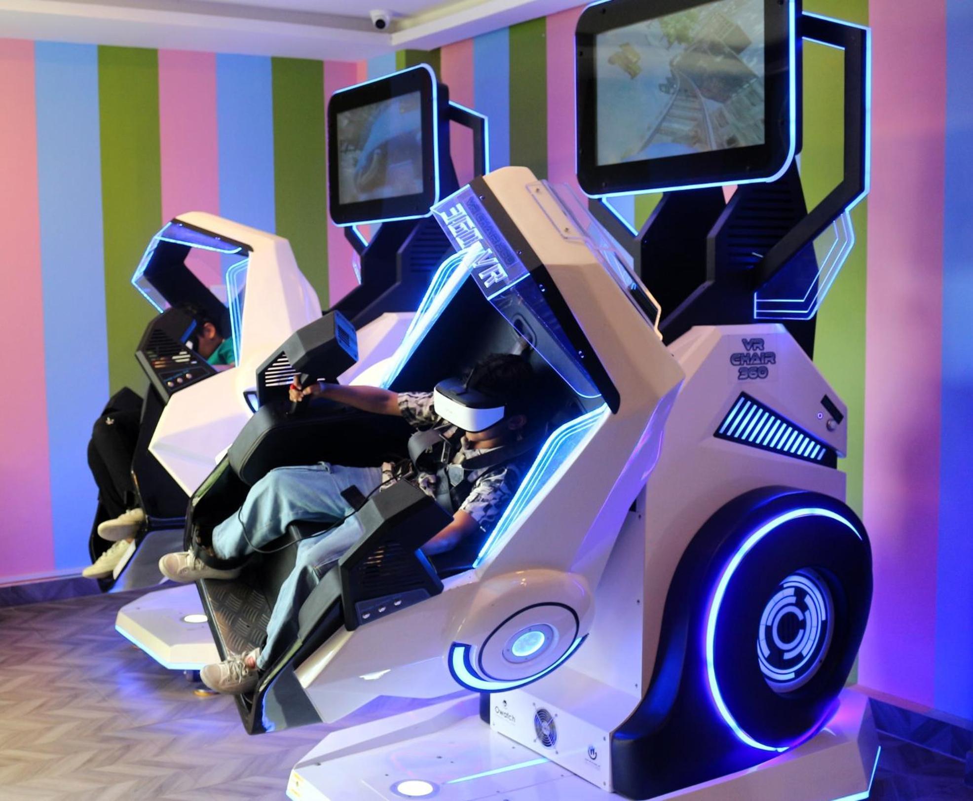 Lagoona Beach Luxury Resort And Spa Манама Екстер'єр фото A racing simulator