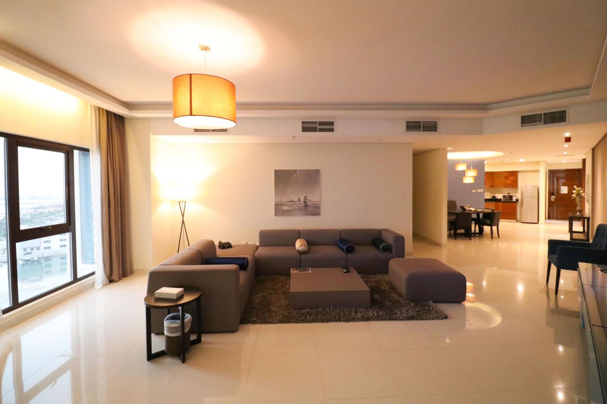 Lagoona Beach Luxury Resort And Spa Манама Екстер'єр фото A living room in a typical apartment